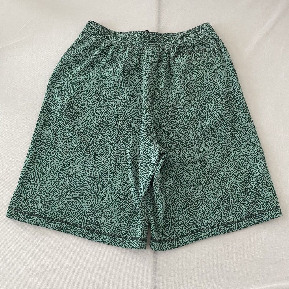 Jordan Fleece Shorts Green Abstract Print Drawstring Men Size 2XL - Picture 9 of 10